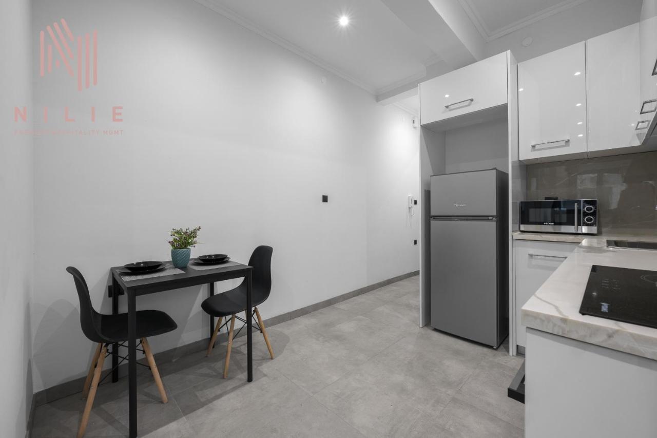 B&W, Nilie Hospitality Mgmt Apartment Thessaloniki Exterior photo